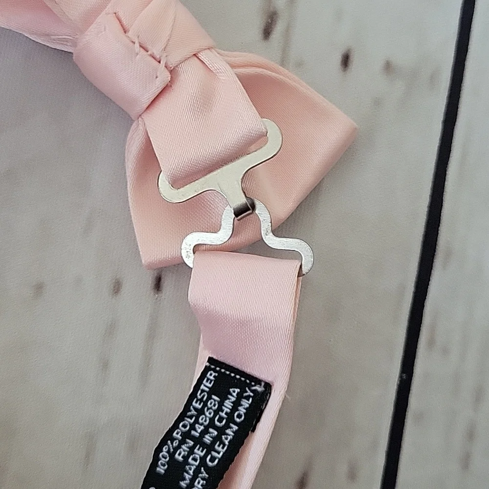 Bow tie